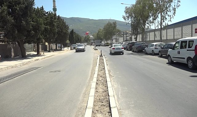 Bornova Belediyesi, Pınarbaşı’nın kalbine uzanan yolu modern ve konforlu hale getiriyor