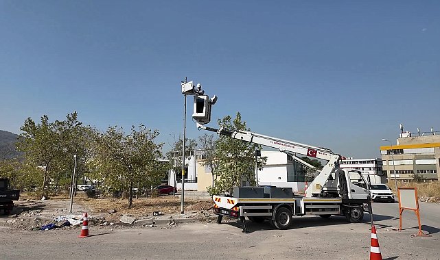 Bornova'da “Dijital İkiz” ile güvenlik ve temizlik süreçleri ilçenin dört bir yanı 3 binden fazla gözle takip edilecek