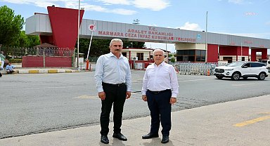 Bozbey'den tutuklu belediye başkanlarına ziyaret: Adalet yerini bulana kadar başkanlarımızın yanındayız