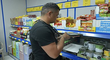Burhaniye Belediyesi Zabıta Müdürlüğü ekipleri, market denetimlerini sürdürüyor