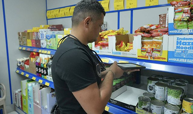 Burhaniye Belediyesi Zabıta Müdürlüğü ekipleri, market denetimlerini sürdürüyor