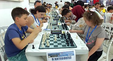 Burhaniye Ören Open Uluslararası Satranç Turnuvası sürüyor