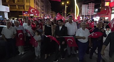 Büyük Zafer'in 103'üncü yıl dönümü kutlanıyor... Burdur’un Bucak ilçesinde Türk Halk Müziği Sanatçısı Sümer Ezgü, sahne aldı