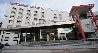 CHP’den AK Parti’ye geçen Şehitkamil Belediyesi, zabıta memuru olarak mühendislik mezunu arıyor