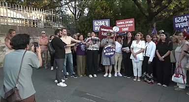 CHP Kadın Kolları'ndan TBMM önünde Saliha Akkaş protestosu: Meclis'i derhal göreve çağırıyoruz, 6284'ü ve İstanbul Sözleşmesi'ni uygulayın