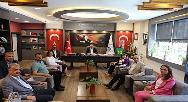 CHP milletvekilleri sahada... CHP heyeti, Edremit Belediye Başkanı Ertaş'ı ziyaret etti, pazarda vatandaşları dinledi