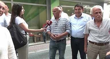 CHP milletvekilleri sahada… Kırşehirli esnaf, CHP'li Çakırözer'e dert yandı: Hayat pahalılığı çok. Geçim zorlaşıyor. Vatandaş geçinemiyor
