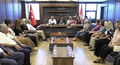 CHP milletvekilleri ve PM üyeleri sahada… Diyarbakır’da konuşan CHP’li Öztürkmen: “Hiçbir belediye başkanımıza somut bir suçlama yöneltilmiş değil”