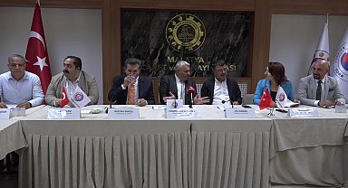 CHP milletvekilleri ve PM üyeleri sahada… Güzelmansur: “Mücbir sebep Van’da 6 yıl sürdü, deprem illerinde sadece 2 yıl”