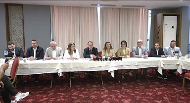 CHP milletvekilleri ve PM üyeleri sahada... Manisa'da konuşan Biçer Karaca: 81 ili karış karış dolaşıyoruz