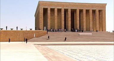 Cumhurbaşkanı Erdoğan ve YAŞ üyeleri Anıtkabir'i ziyaret etti