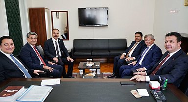 DEVA, Gelecek ve Saadet Partisi genel başkanları TBMM'de kurulan komisyonun ardından üyelerle bir araya geldi