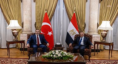 Dışişleri Bakanı Fidan, Mısırlı mevkidaşı Bedir Abdulati ile bugün bir telefon görüşmesi gerçekleştirdi