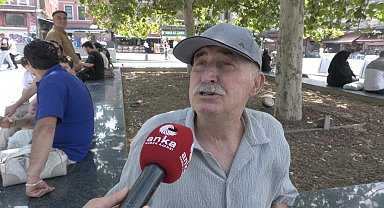Eminönü Meydanı'nda bir bardak çayla bir simidi almakta zorlandıklarını söyleyen vatandaşlar: Memleketi bu hale getirenler utansın