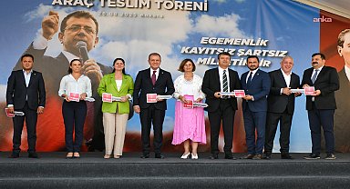 Eskişehir Büyükşehir Belediye Başkanı Ünlüce, araç teslim törenine katıldı