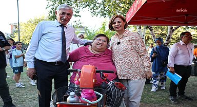 Eskişehir Büyükşehir Belediye Başkanı Ünlüce, “Mahallemizde Şenlik Var” etkinliğinde çocuklarla bir araya geldi