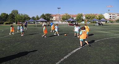Eskişehir Büyükşehir Belediyesi'nden Zafer Bayramı’na özel futbol şenliği