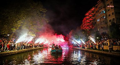 Eskişehir'de fener alayı geceyi aydınlattı