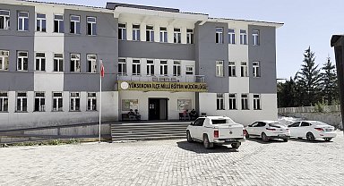 Hakkari’de ailelerin okul talebine müdürden “Kapıma gelmeyin” yanıtı