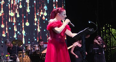 İEF’te Candan Erçetin rüzgârı