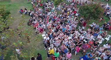 İzmir Büyükşehir Belediye Başkanı Tugay, Alaybey Mahalle Şenliği’ne katıldı