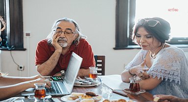İzmir Büyükşehir Belediyesi'nin 'Edebiyat Yolculuktur' temalı yarışmasına yoğun ilgi