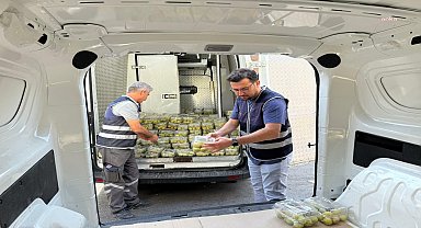 İzmir Büyükşehir Belediyesinden ihtiyaç sahibi ailelere meyve desteği