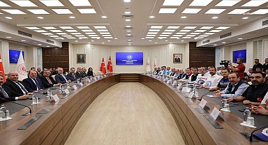 Kamu İşveren Heyeti son teklifini sundu: 2026 yılı için; ilk altı ay yüzde 11 ikinci altı ay yüzde 7, 2027 yılı için; ilk altı ay yüzde 4