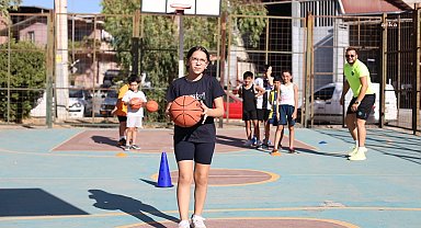 Karabağlarlı çocuklar bu yaz mahallede sporla buluşuyor