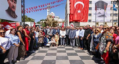 Keçiören'de Zafer Bayramı kutlamaları, çelenk sunumu ile başladı 