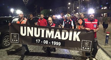 Konak’ta 17 Ağustos'un yıl dönümünde sessiz yürüyüş...