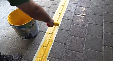 Konak’ta kaldırım işgaline karşı “Sarı Çizgi” uygulaması