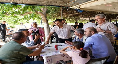 Kuşadası Belediye Başkanı Günel, Yenipazar'da esnafla ve vatandaşla buluştu 