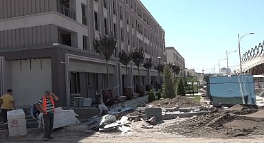 Malatya Halfetin Mahallesi sakinlerinden 38'ine konut yerine ofis çıktı… Hak sahibi depremzede: ''Ofisi ne yapalım? Malımızla rezil olduk, kendi malımızla rezil olduk'' 