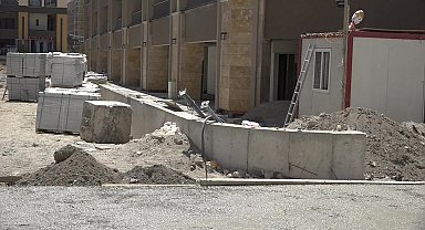 Malatya Şire Pazarı’nda yeniden inşa edilen binalar tartışma yarattı: 48 dükkan eksik, kot farkı düşük, esnaf mağdur