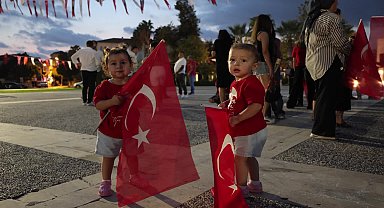 Manavgat’ta Zafer Bayramı, fener alayı ve konserle kutlandı