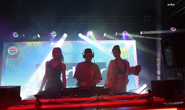 Marmaris'te kadın DJ'ler rüzgar gibi esti