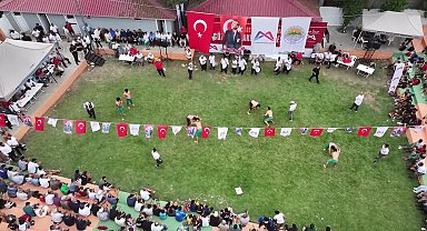 Mersin Büyükşehir Belediye Başkanı Seçer, Gözne Karakucak Güreşleri'ni izledi