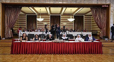 Milli Danışma Kardeşlik ve Dayanışma Komisyonu'nda Barış Anneleri’nin Kürtçe ifadeleri tutanağa “…” olarak üç nokta şeklinde geçti