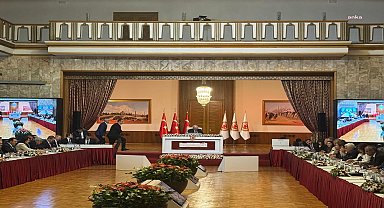 Milli Dayanışma Kardeşlik ve Demokrasi Komisyonu toplantısı… Önder Aksakal: Bugünden yarına bazı terör örgütü mensuplarının siyaset yapma hevesleri makul karşılanmamalıdır