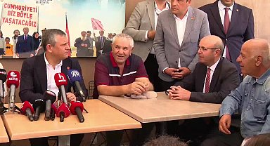 Özel, Kırşehir’de emekli lokalini ziyaret etti... 20 yıldır AK Partili olduğunu ifade eden emekliden Özel'e: