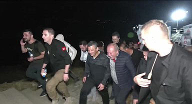 Özgür Özel ve CHP heyeti Şuhut'tan Kocatepe Atatürk Anıtı'na yürüdü