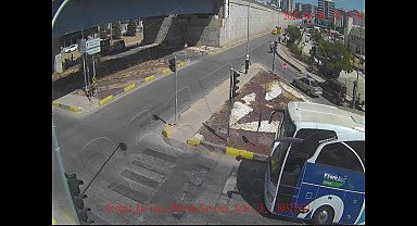 Plakasız ve kasksız motosiklet sürücüsünün kaçışı KGYS kameralarında