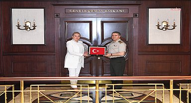 Şehit yakınları ve gazi derneklerinden Genelkurmay Başkanı Orgeneral Bayraktaroğlu'na ziyaret 