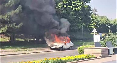 TBMM önünde otomobilini ateşe veren kişi gözaltına alındı