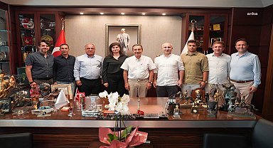 Tepebaşı Belediye Başkanı Ataç, Sındırgı'da görev alan hasar tespit ekibiyle bir araya geldi