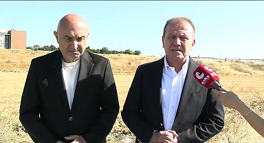 Vahap Seçer, Silivri Cezaevi'ndeki tutuklu belediye başkanlarını ziyaret etti: “Eğer Türkiye bir hukuk devleti ise arkadaşlarımızın tutuksuz yargılanmaları gerekir”