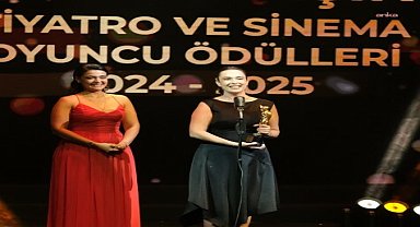 26. Sadri Alışık Tiyatro ve Sinema Oyuncu Ödülleri sahiplerini buldu: Tiyatro Proje No2'nin “Büyük Plan”ına ödül