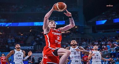A Milli Erkek Basketbol Takımı, Yunanistan’ı 94-68 yenerek adını finale yazdırdı