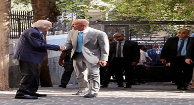 ABD Suriye Özel Temsilcisi ve Türkiye Büyükelçisi Barrack, Dürzi lider Canbolat ile bir araya geldi 